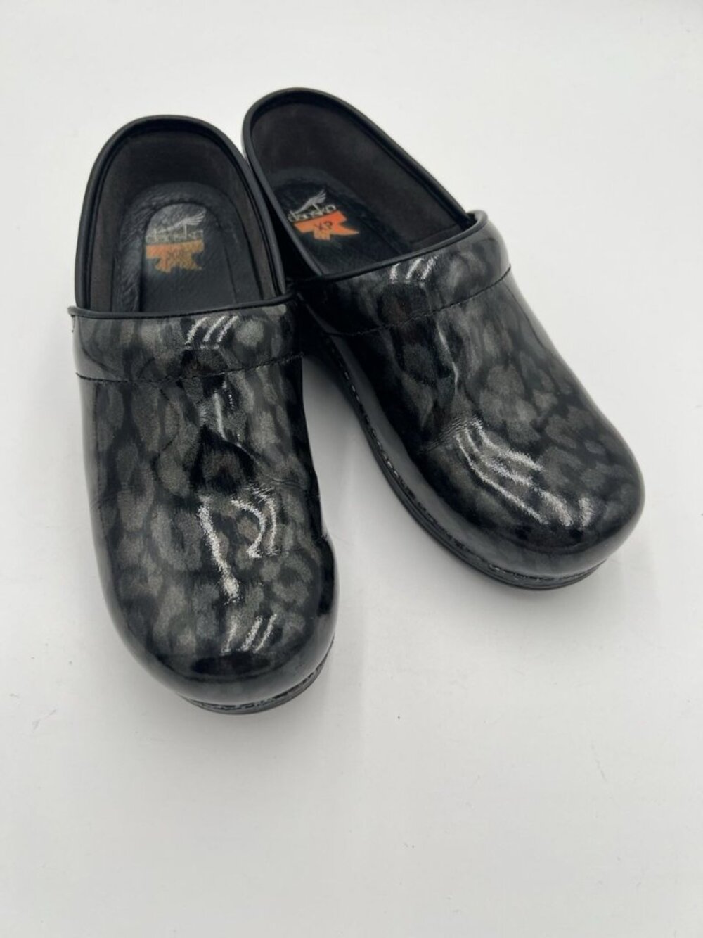Dansko XP Patent Leather Animal Print Clogs Mules Women’s EU 38 US 8 Gray Black - Picture 12 of 12